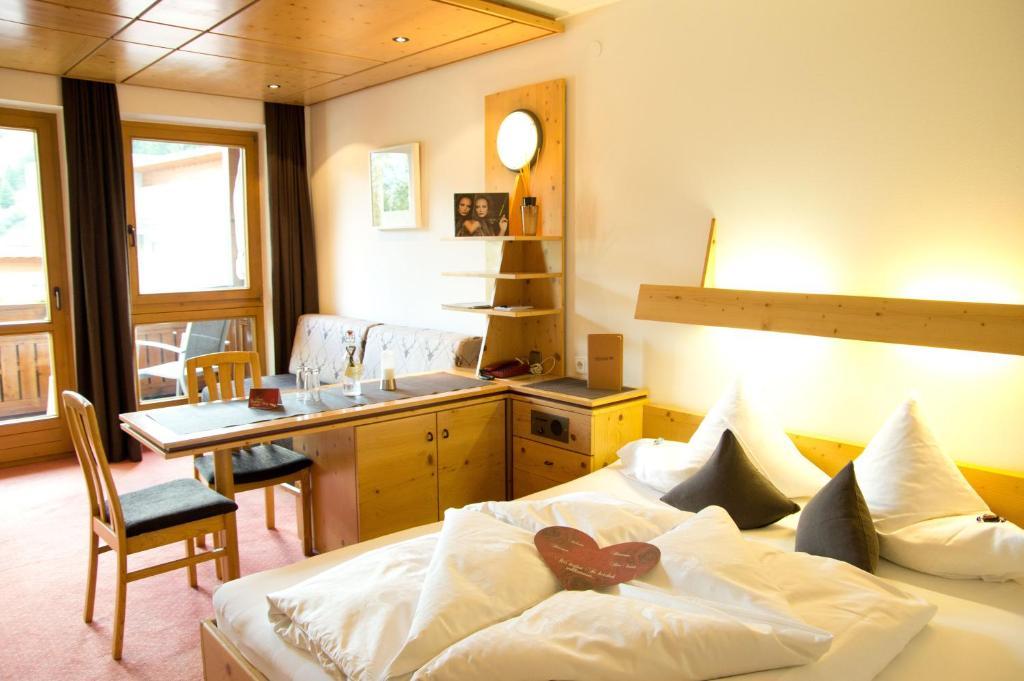 Hotel Garni Hainbacherhof Solden Room photo
